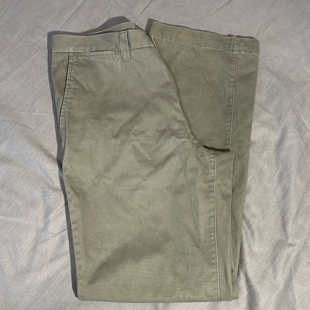 Old Navy Men’s Gray Chinos | Size 33x34